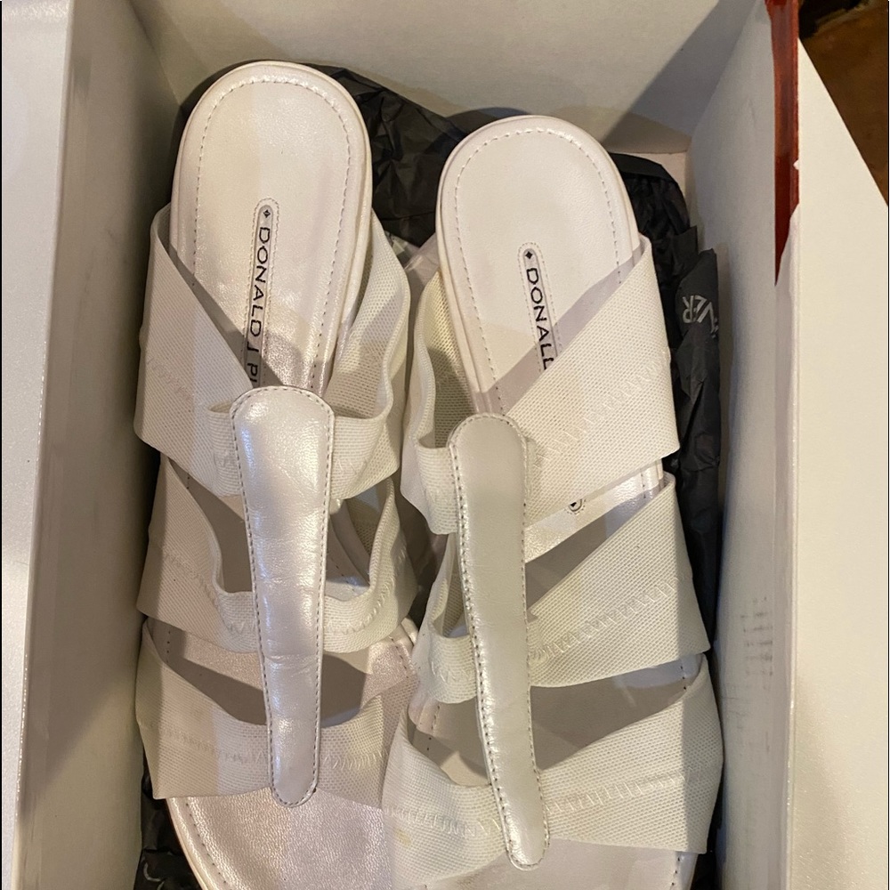 stunning vintage white Donald J Pliner heels in perfect condition